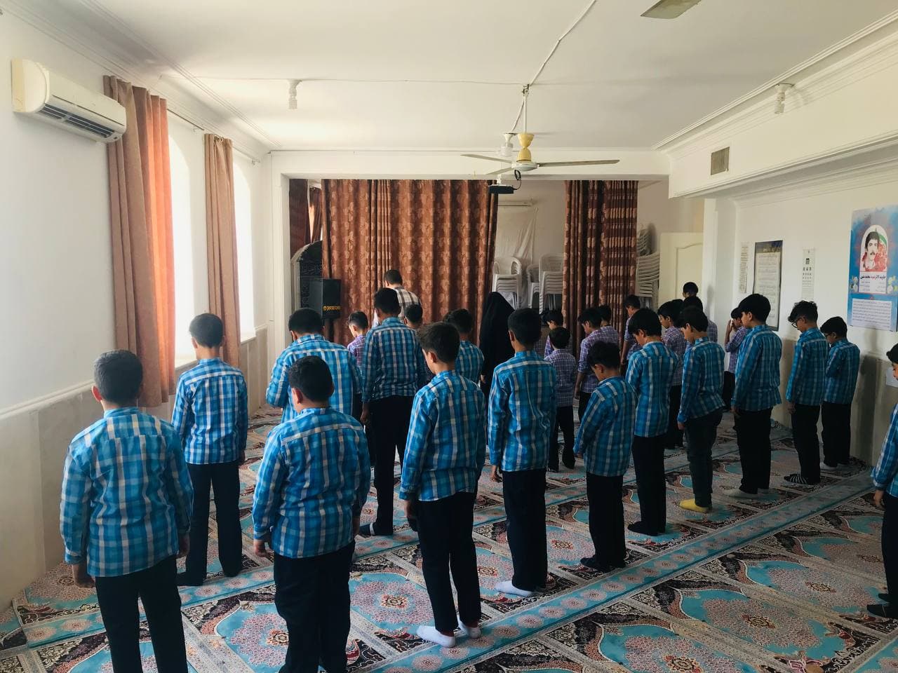 برگزاری نماز جماعت